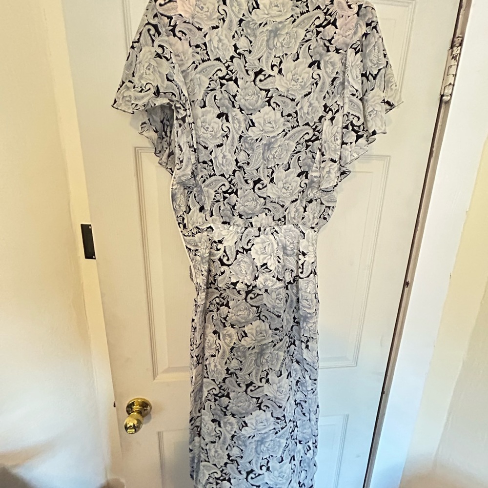 Short sleeve Blue v-cut maxi dress - Picture 4 of 5